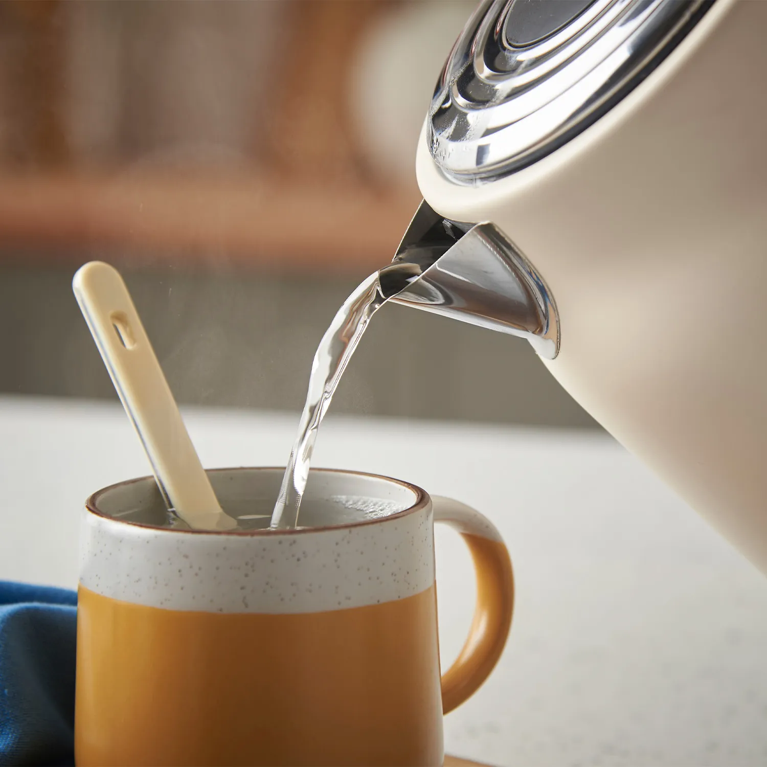 Russell Hobbs Hanley Jasmine 3000W Kettle - Cream | 28640 - Image 2