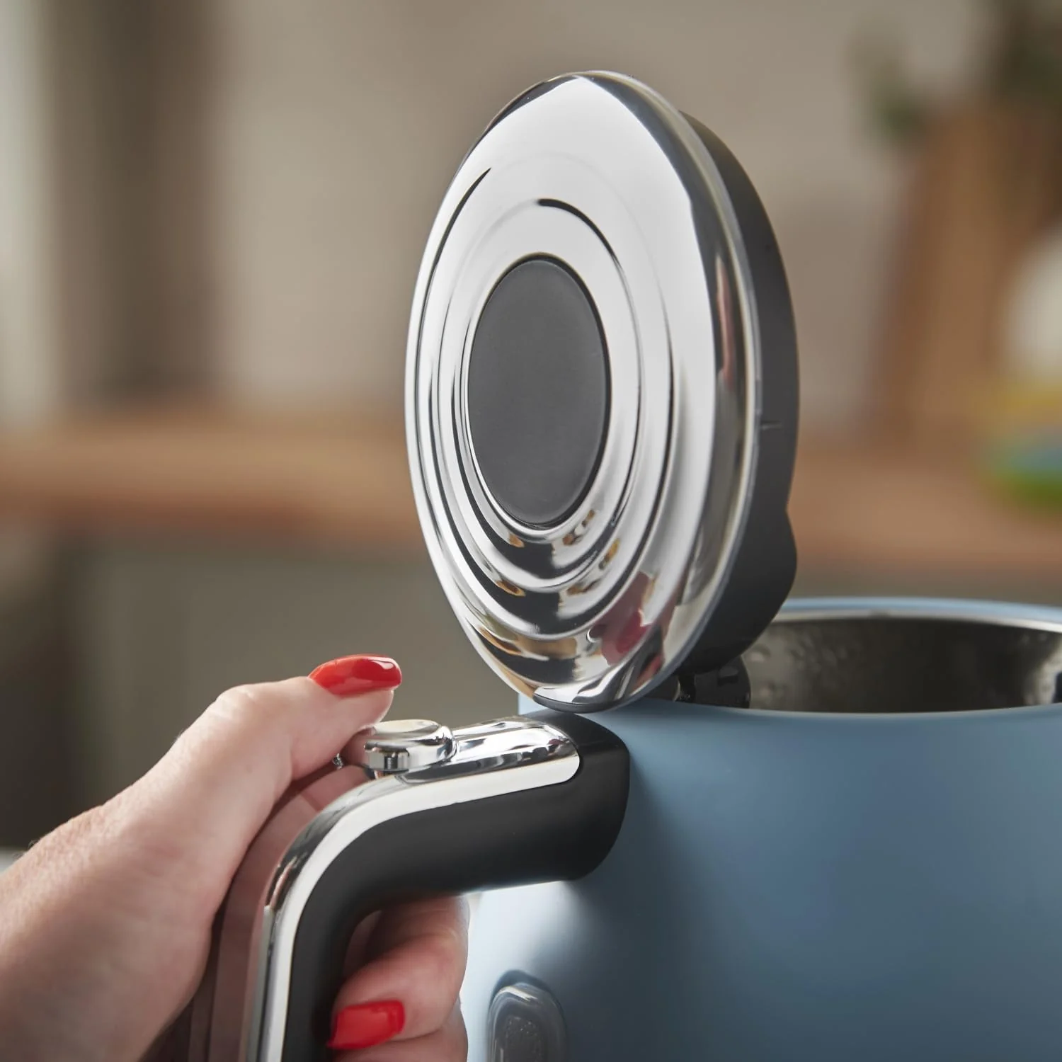 Russell Hobbs Hanley Kettle 1.7L - Retro Blue | 28641 - Image 3