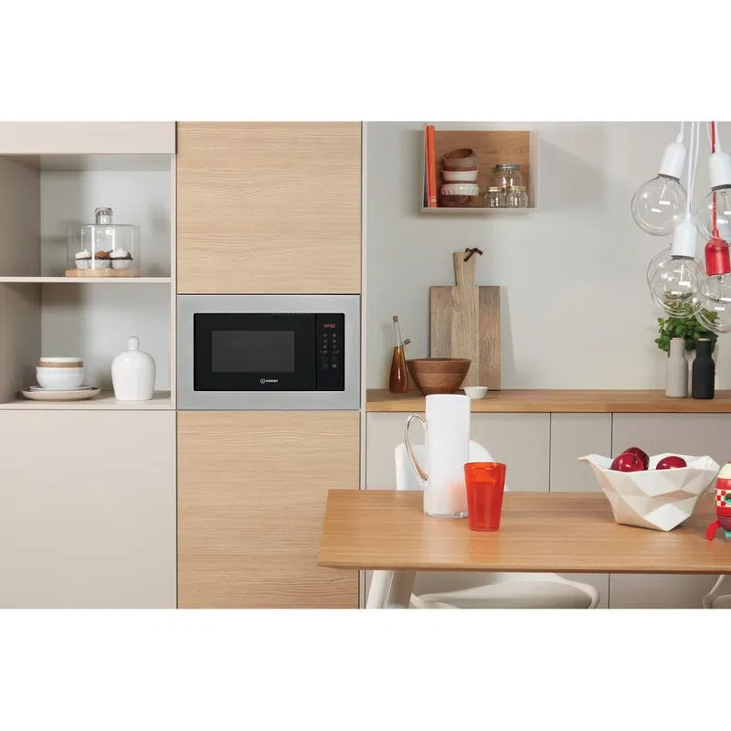 Indesit Integrated Microwave Oven & Grill in St/Steel 25L 900W | MWI125GXUK - Image 3