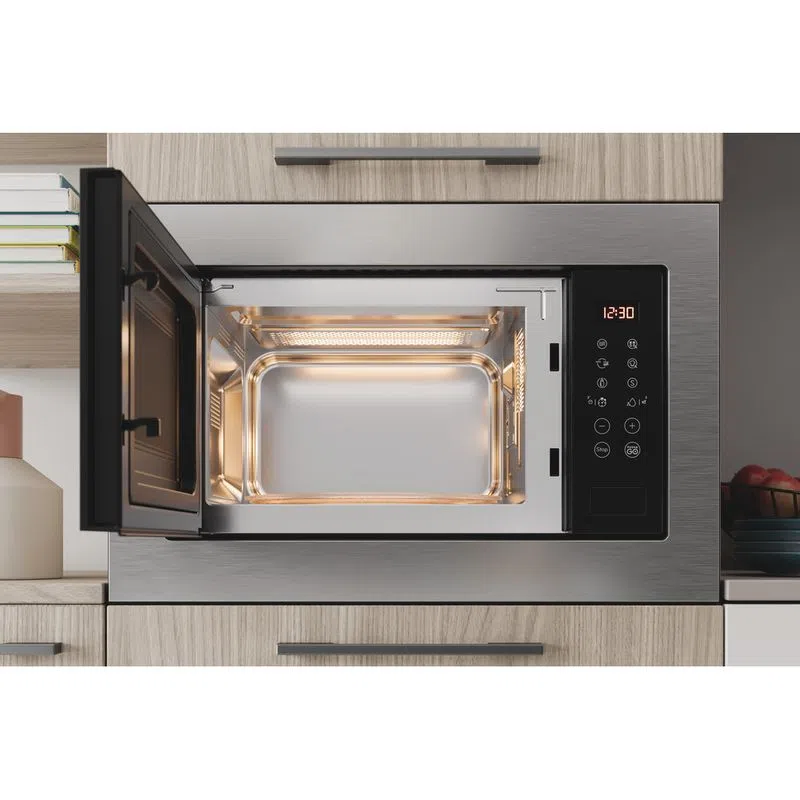 Indesit Integrated Microwave Oven & Grill in St/Steel 25L 900W | MWI125GXUK - Image 6