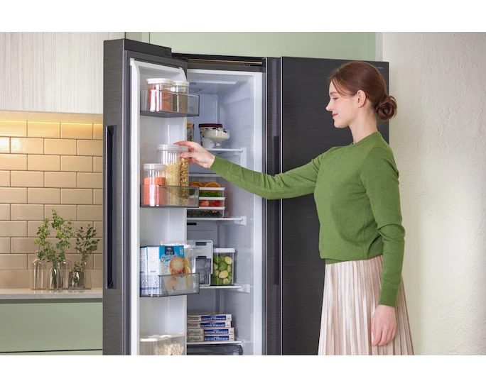 Samsung 640L Bespoke AI Series 6 Side-by-Side Fridge Freezer with SpaceMax™ - Black | RS70F64KEFEU - Image 10